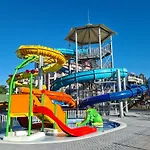 ホテル Tarsis Club & Aquapark サニービーチ