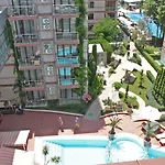 Tarsis Club & Aquapark ホテル
