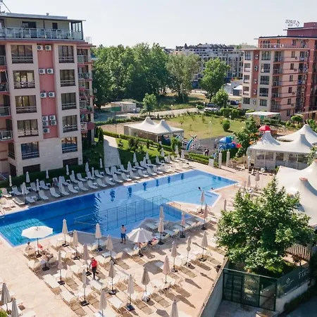 Lägenhetshotell Tarsis Club & Aquapark 4*