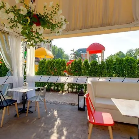 Готель Tarsis Club & Aquapark 4*