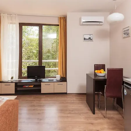 Tarsis Club & Aquapark Lägenhetshotell Slăntjev Brjag