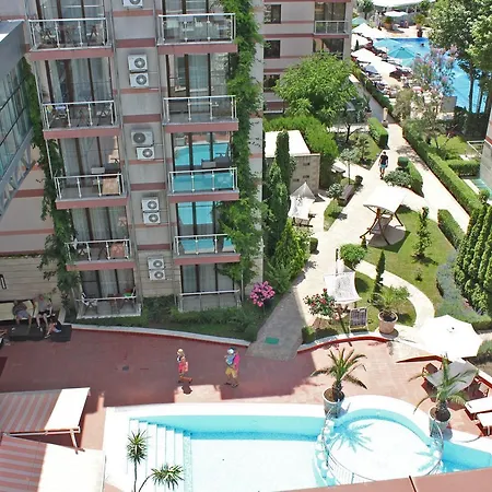 Tarsis Club & Aquapark Готель