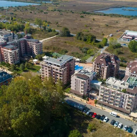 Lägenhetshotell Tarsis Club & Aquapark 4*