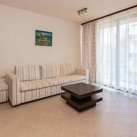 Готель Tarsis Club & Aquapark