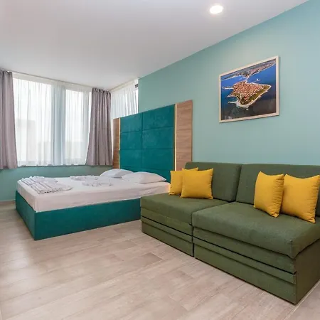 Готель Tarsis Club & Aquapark