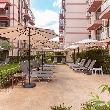 Готель Tarsis Club & Aquapark