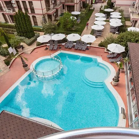 Lägenhetshotell Tarsis Club & Aquapark 4*