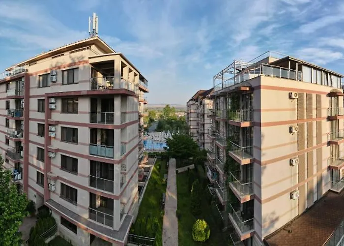 Tarsis Club & Aquapark Готель