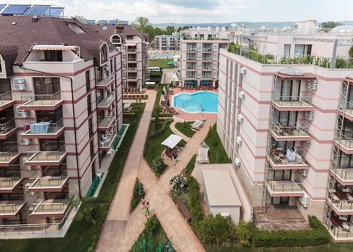 Tarsis Club & Aquapark Готель Сонячний Берег