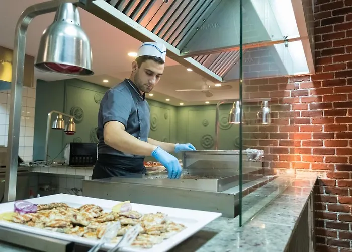 Tarsis Club & Aquapark 4* Сонячний Берег