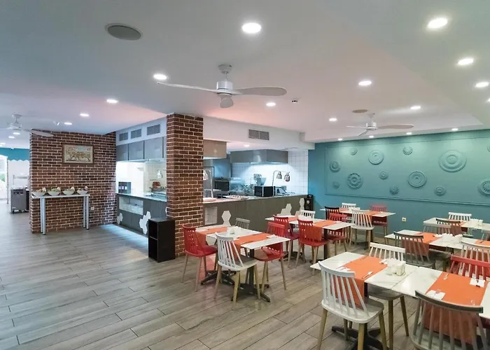 Tarsis Club & Aquapark 호텔 4*