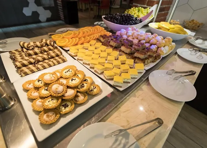 Tarsis Club & Aquapark Готель Сонячний Берег