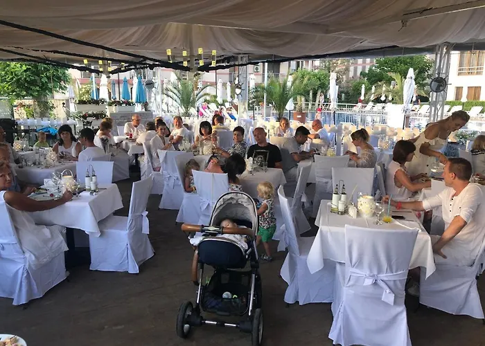 Tarsis Club & Aquapark Готель 4*