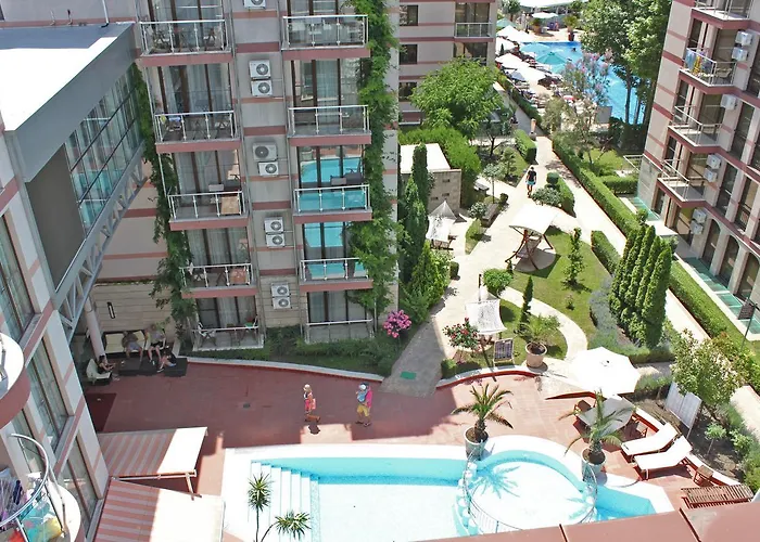 Tarsis Club & Aquapark Hotel